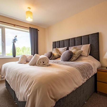 3-Bedroom House With Garden, Conservatory, In Centre Of Worcester Bagian luar foto