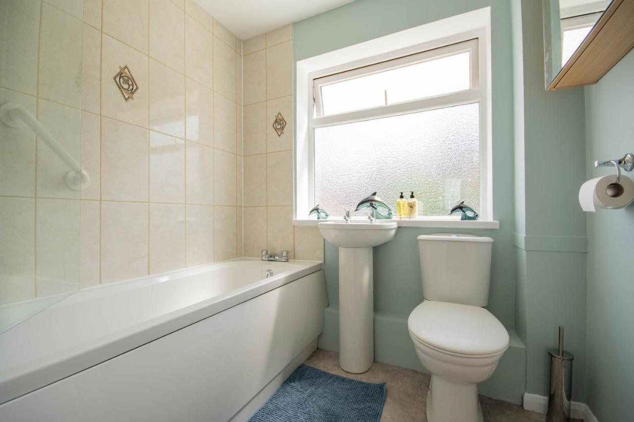 3-Bedroom House With Garden, Conservatory, In Centre Of Worcester Bagian luar foto