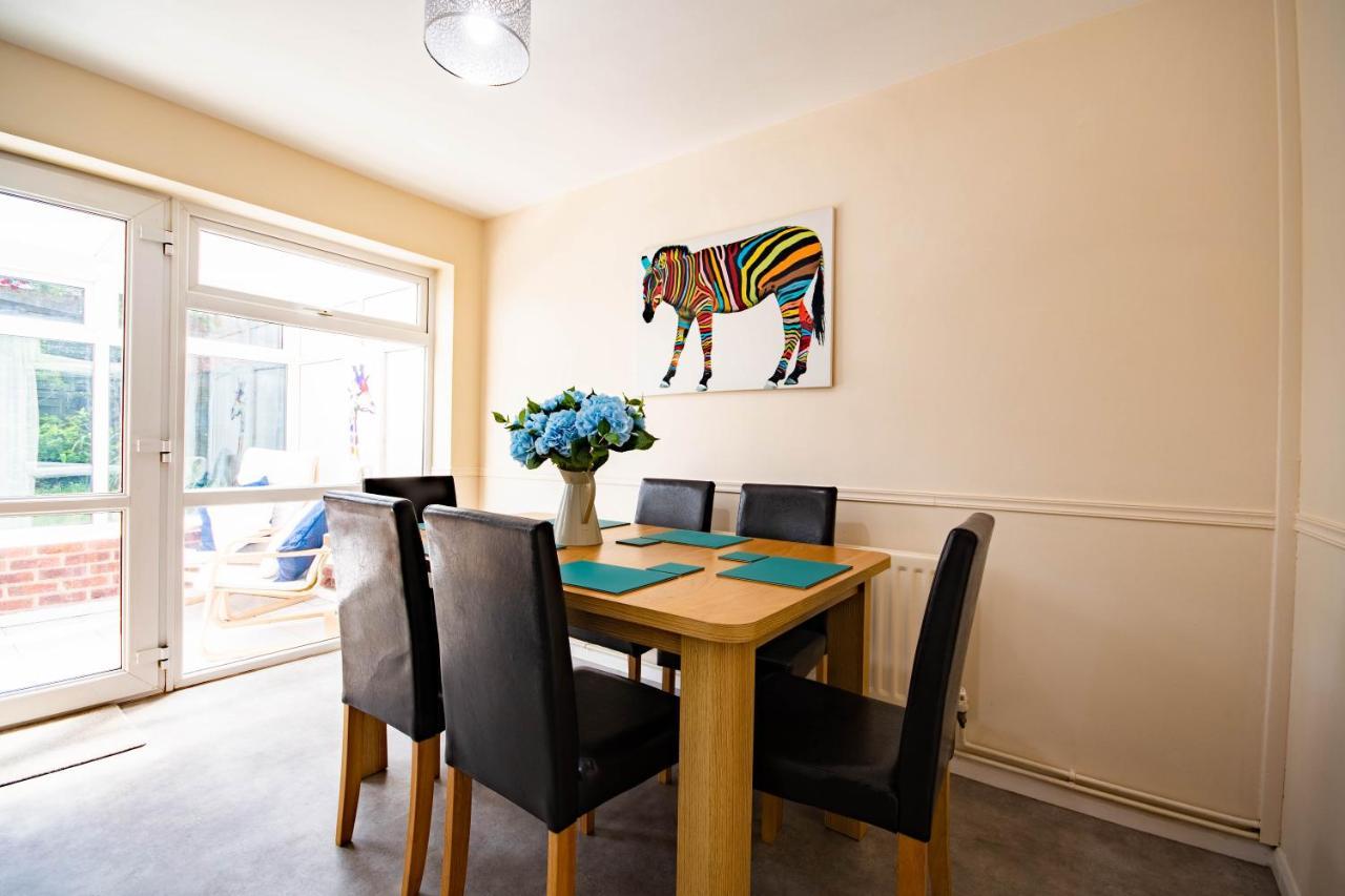 3-Bedroom House With Garden, Conservatory, In Centre Of Worcester Bagian luar foto