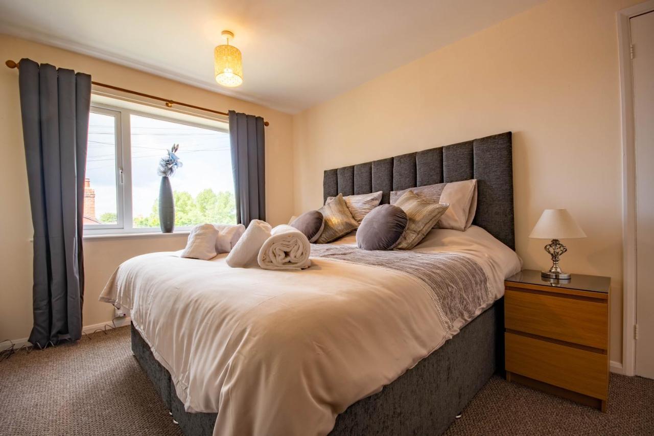 3-Bedroom House With Garden, Conservatory, In Centre Of Worcester Bagian luar foto