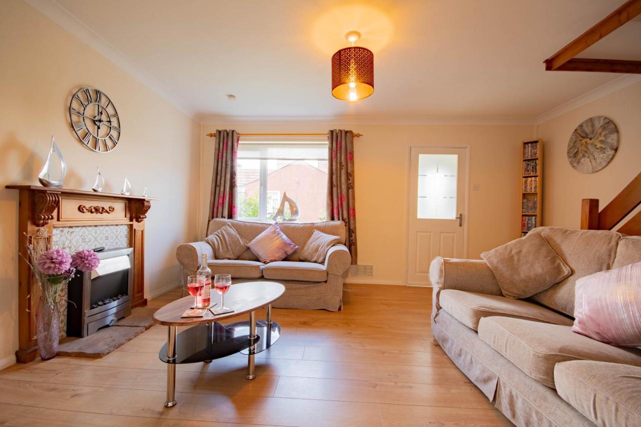 3-Bedroom House With Garden, Conservatory, In Centre Of Worcester Bagian luar foto
