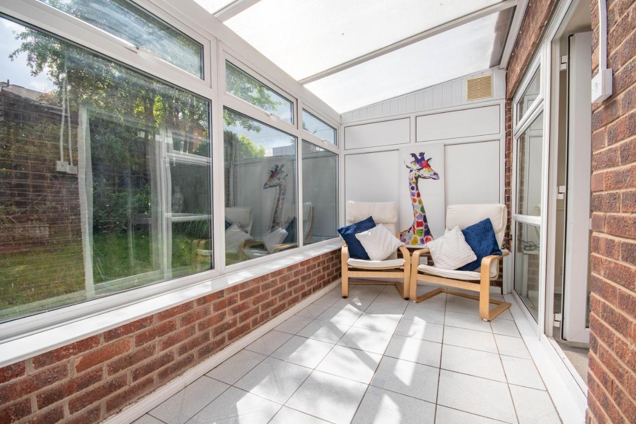 3-Bedroom House With Garden, Conservatory, In Centre Of Worcester Bagian luar foto
