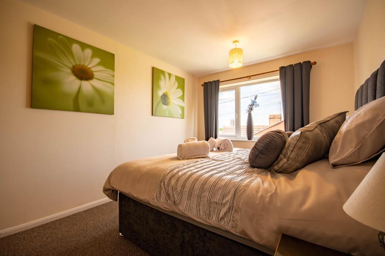 3-Bedroom House With Garden, Conservatory, In Centre Of Worcester Bagian luar foto