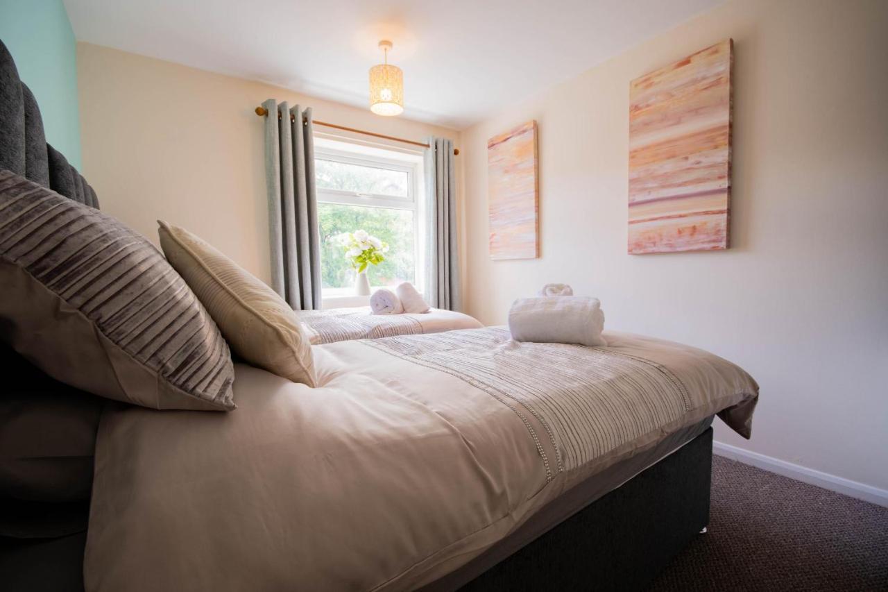 3-Bedroom House With Garden, Conservatory, In Centre Of Worcester Bagian luar foto