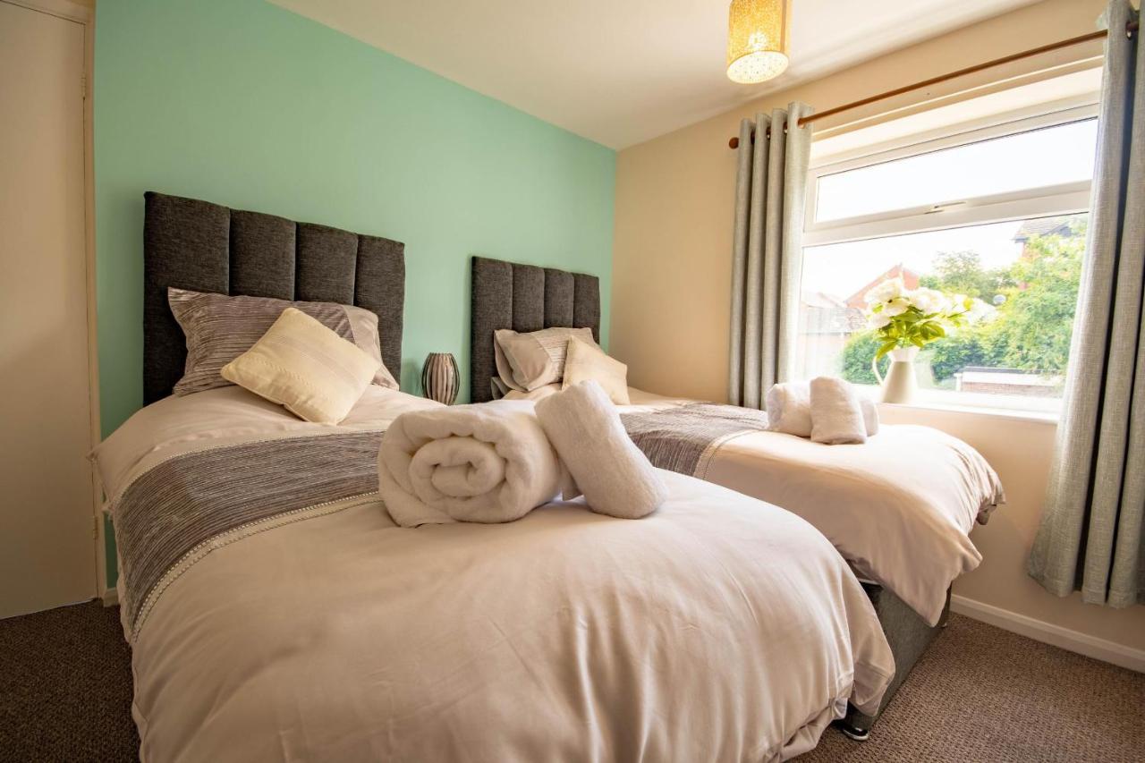 3-Bedroom House With Garden, Conservatory, In Centre Of Worcester Bagian luar foto