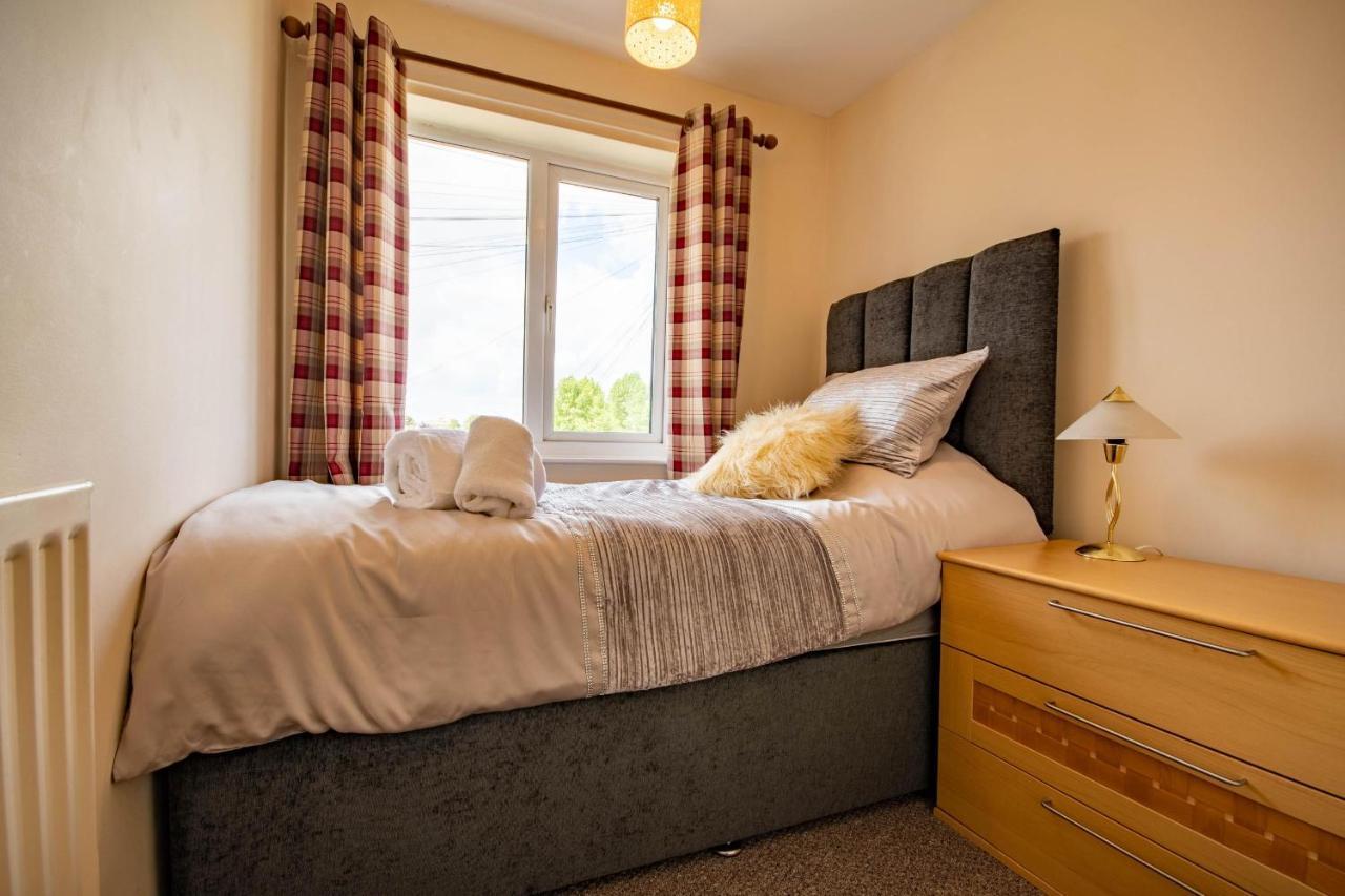 3-Bedroom House With Garden, Conservatory, In Centre Of Worcester Bagian luar foto